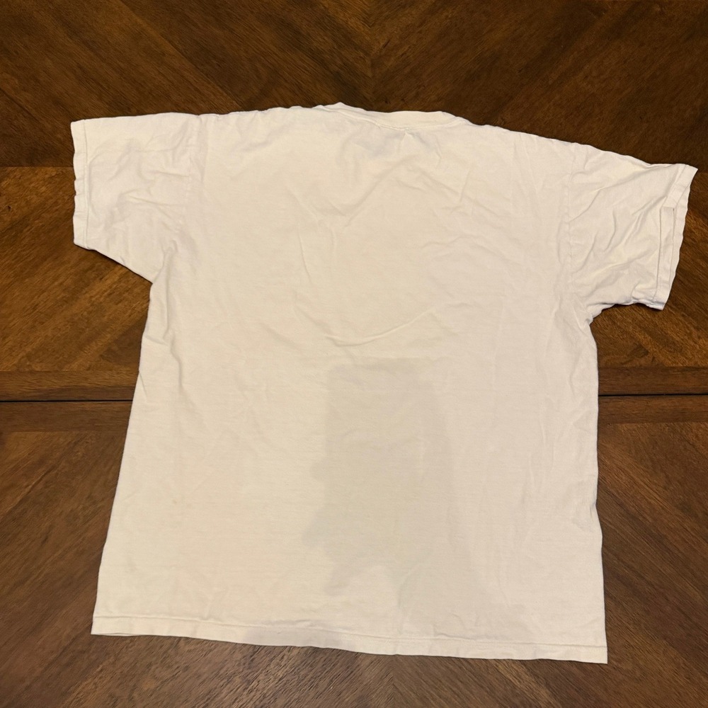 Fruit of the Loom Mens Graphic T-Shirt White Blue Crest Scrollwork Large L - Picture 2 of 5